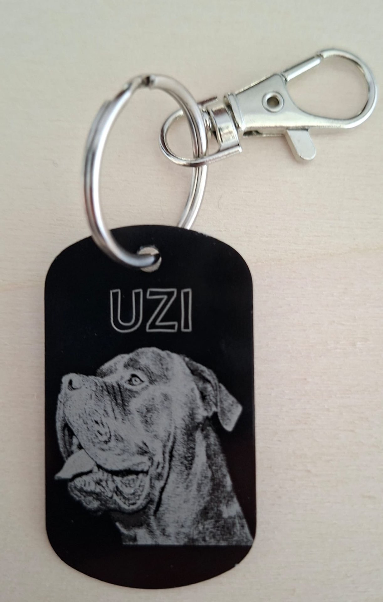 UZI — portret